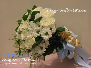 White Rose and Daisy bouquet
