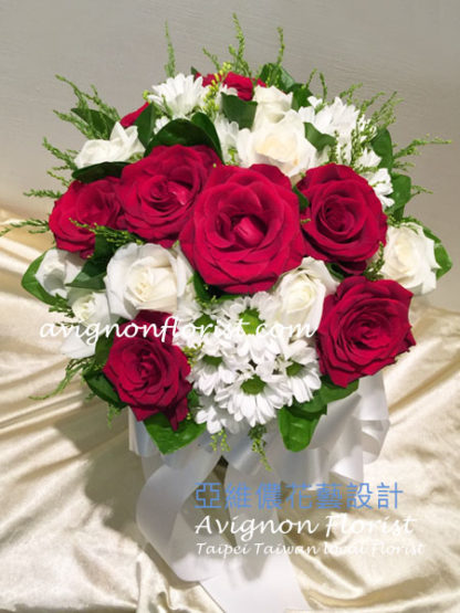 Bouquet of red and white roses |Taipei