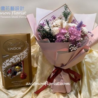 preserved flowers and chocolates