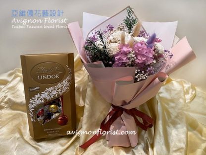preserved flowers and chocolates