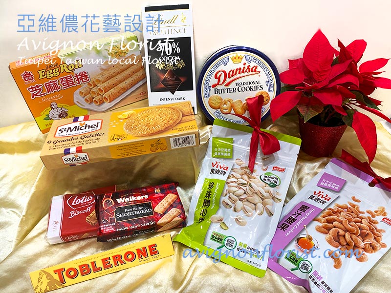 充滿節慶氣息的聖誕禮籃,內含各式餅乾與巧克力